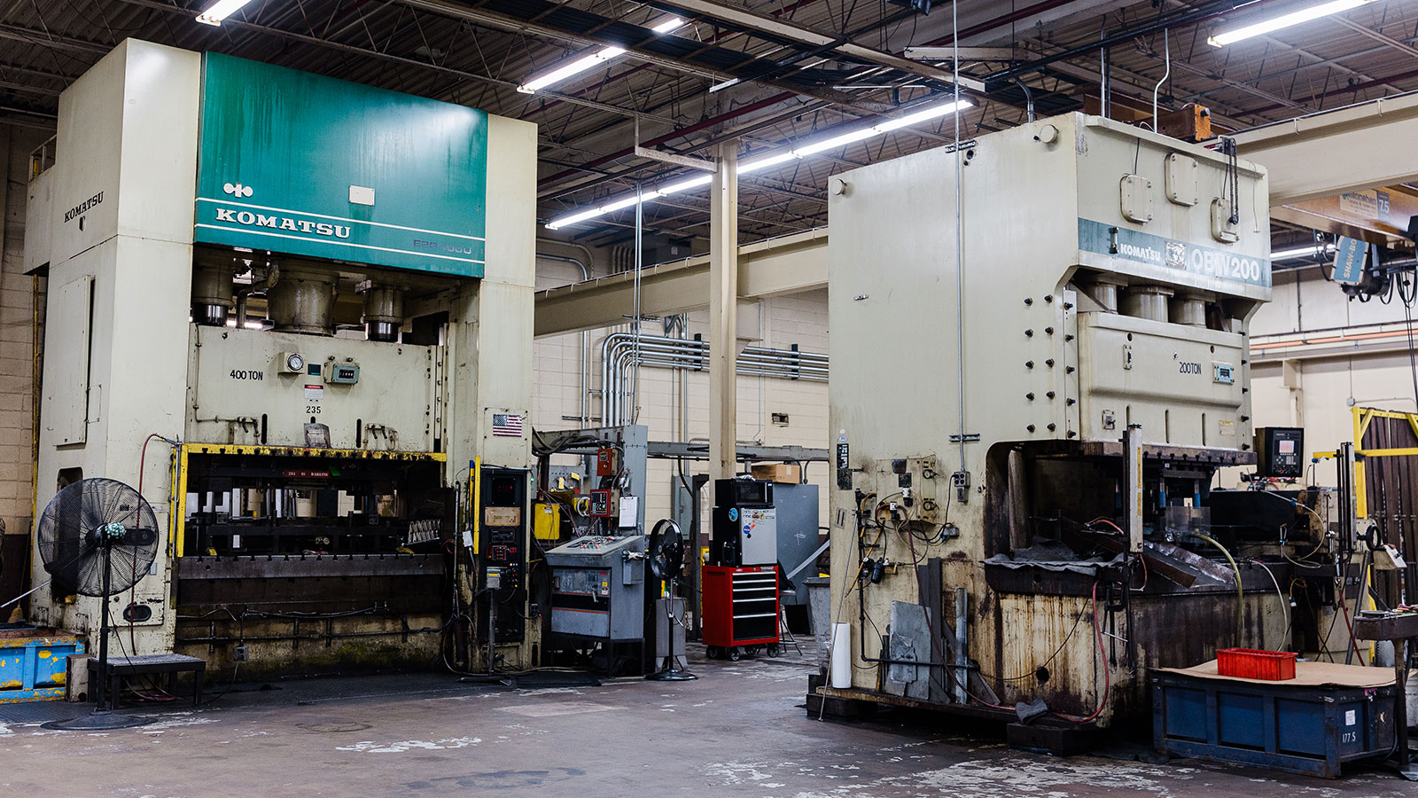Jonesboro Tool and Die Komatsu 400 Ton Press in action.